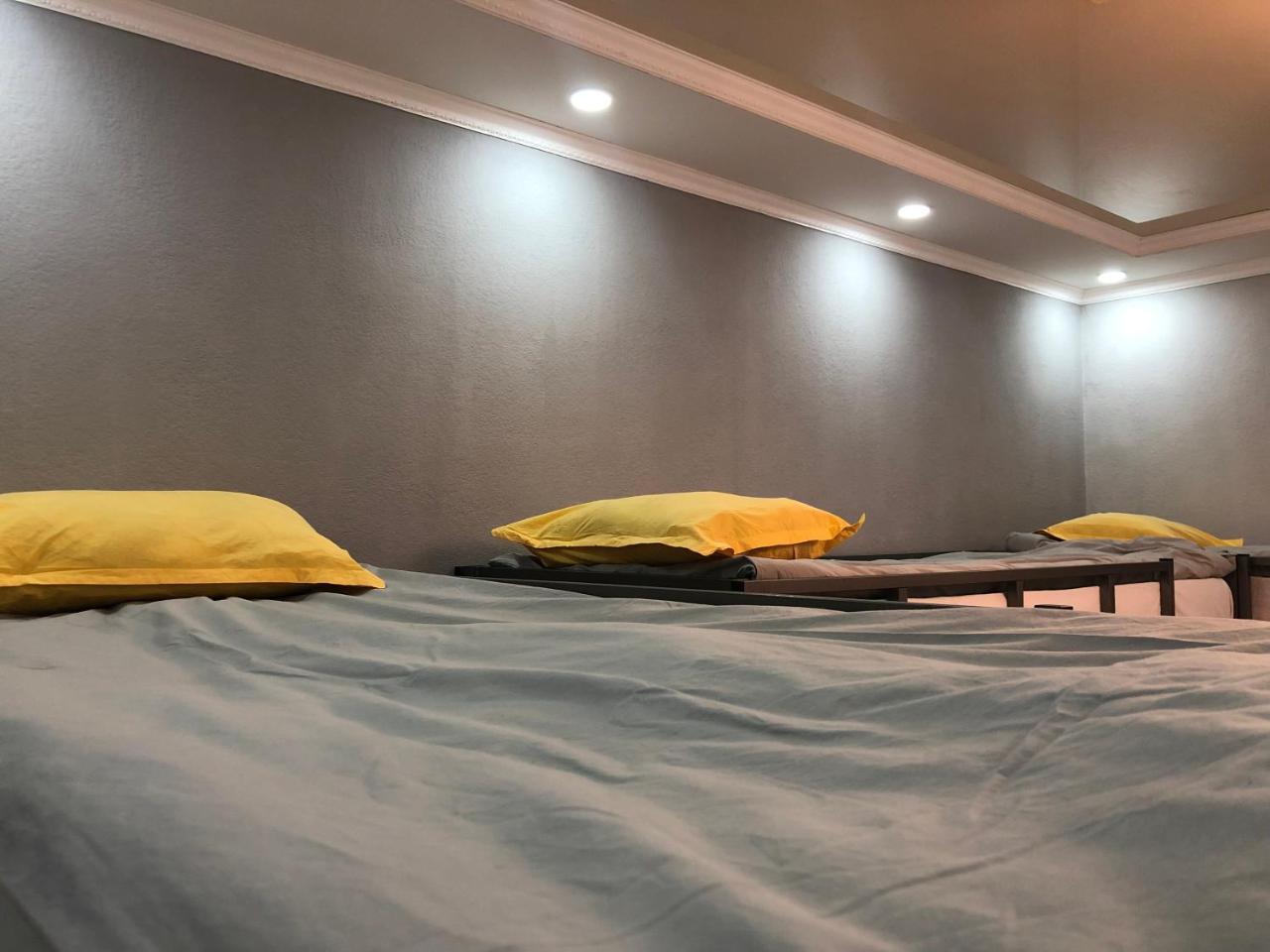 Flow Hostel Бишкек Екстериор снимка