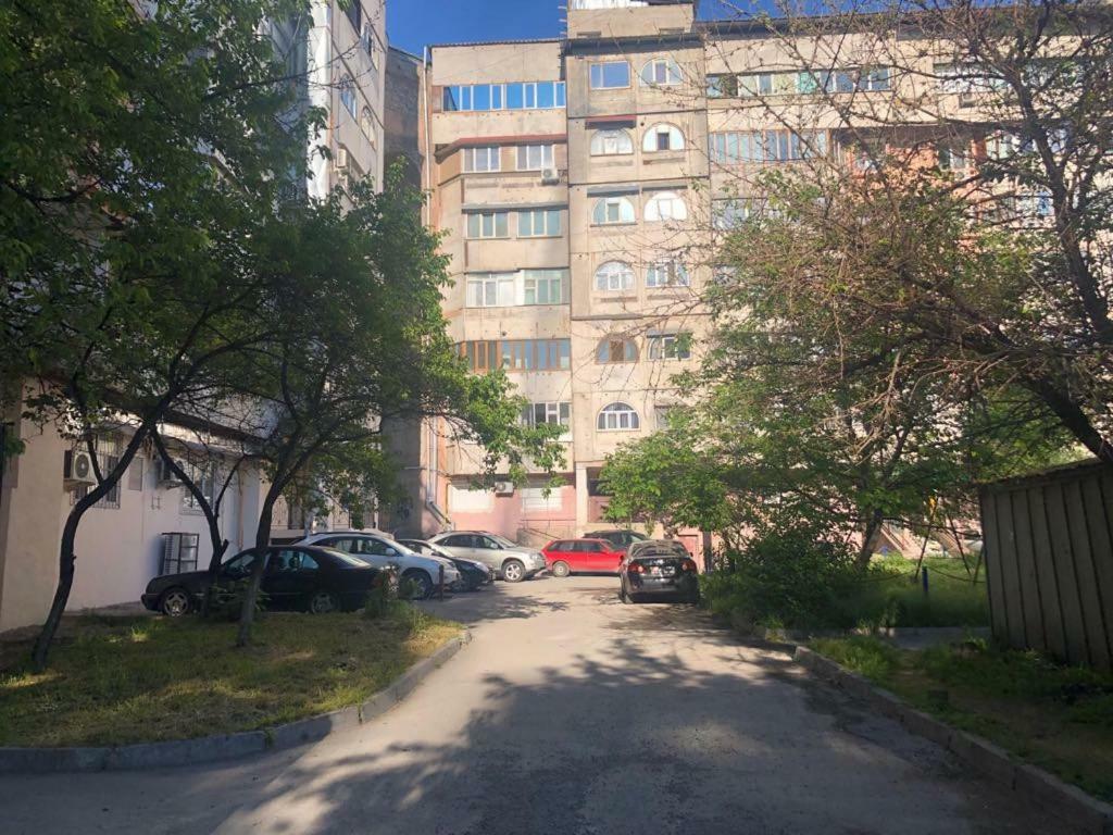 Flow Hostel Бишкек Екстериор снимка